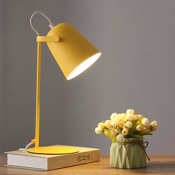 Nordic Macaron Color Creative Iron Bucket Design 1-Light Table Lamp
