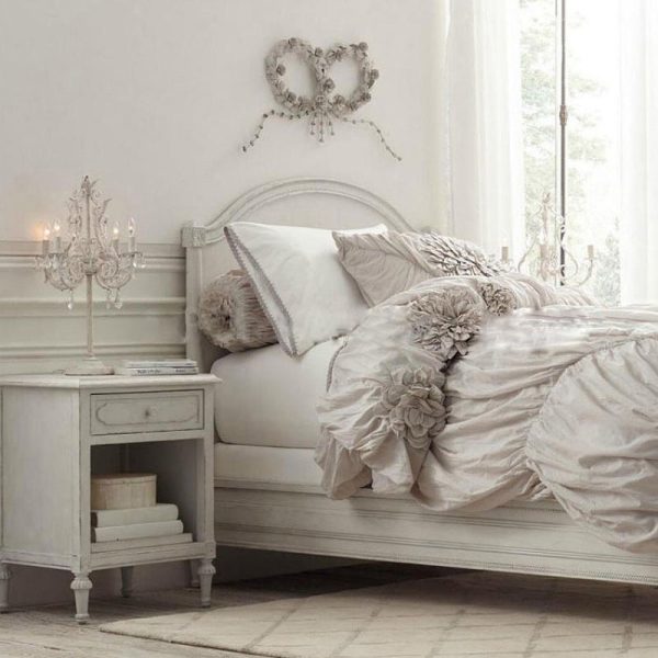 Contemporary Boho Distressed White Hardware Candelabra Design Crystal Bead 4-Light Table Lamp For Bedroom - Image 2