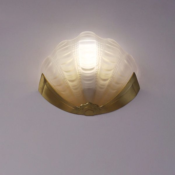 Modern Art Deco Shell Brass Glass 1-Light Wall Sconce Lamp For Bedroom - Image 24
