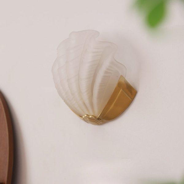 Modern Art Deco Shell Brass Glass 1-Light Wall Sconce Lamp For Living Room - Image 8