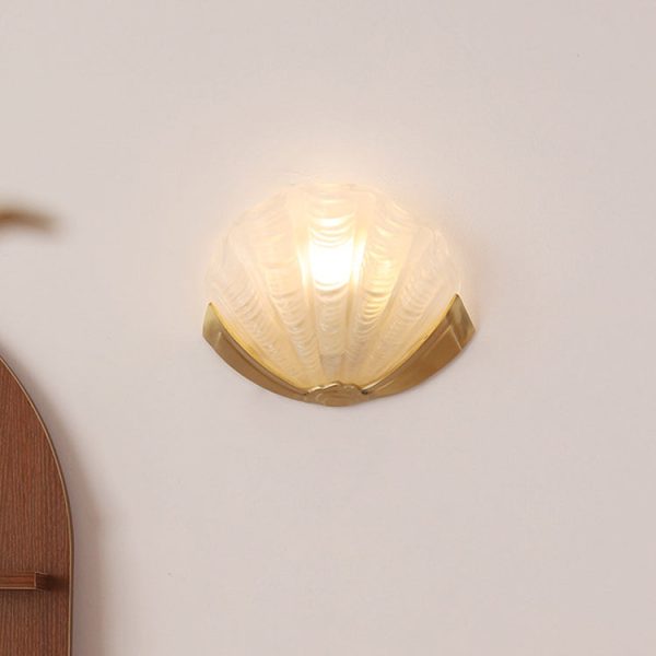 Modern Art Deco Shell Brass Glass 1-Light Wall Sconce Lamp For Living Room - Image 5
