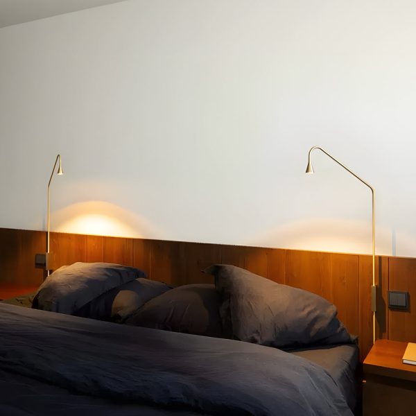 Swing Long Arm Austere Wall Lamp - Black/Gold - Image 2