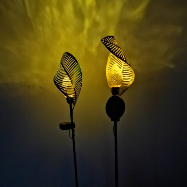 Elegant Curled Leaf Solar Lawn Light LED Outdoor Metal Post Lamp - Image 4