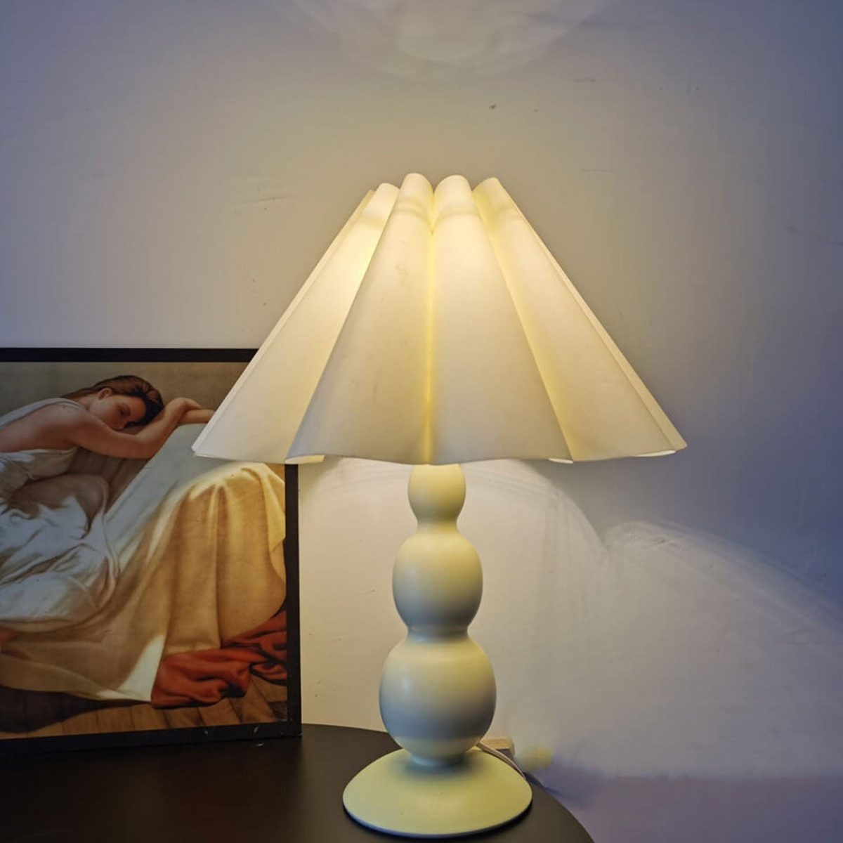 Vintage Petal Pleated Fabric Shade Gourd Base 1-Light Table Lamp - Image 1