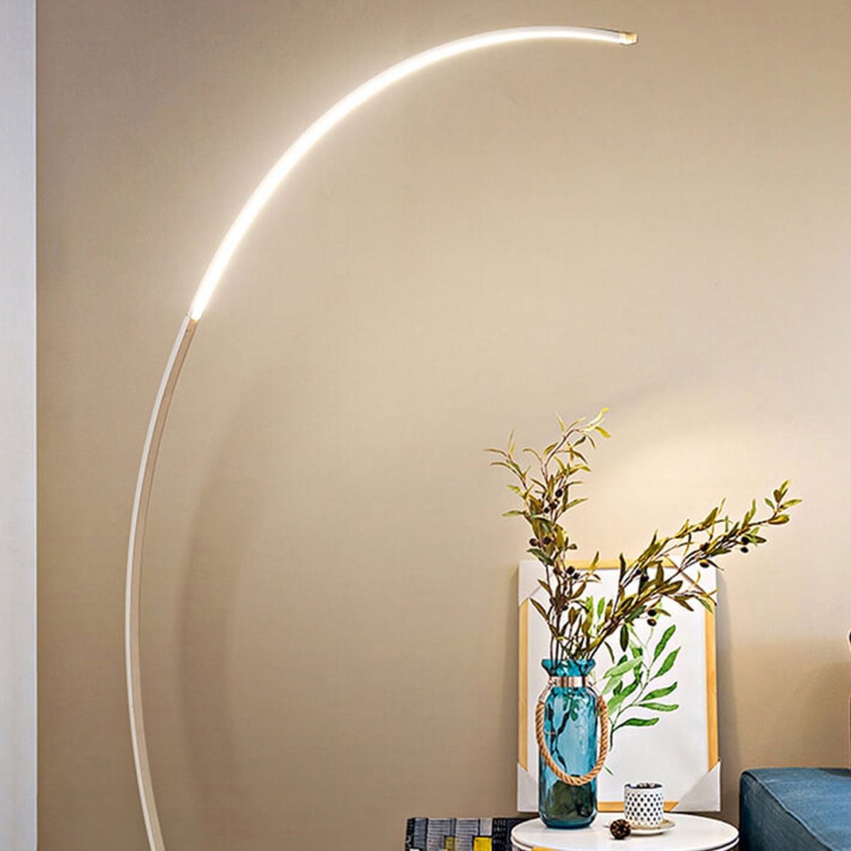 Minimalist Curved Line LED Aluminum Standing Floor Lamp - Image 5