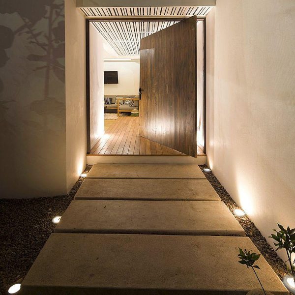 Eco-Friendly Radiance 8-Piece LED Solar Step Inground Lighting Set for Outdoor - Image 4