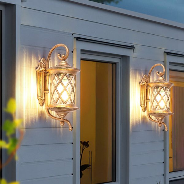 Traditional Vintage Aluminum And Glass Cylindrical 1-Light Waterproof Wall Sconce Lamp For Outdoor Garden And Patio