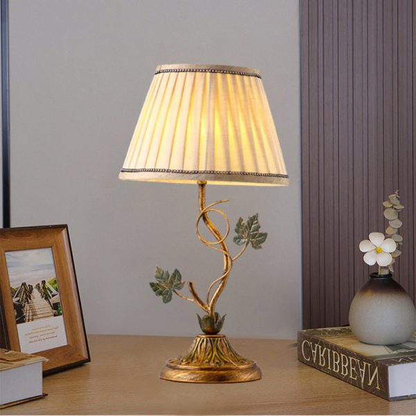 Traditional Farmhouse Fabric Iron Leaf Curved Round 1-Light Table Lamp For Bedroom & Living Room