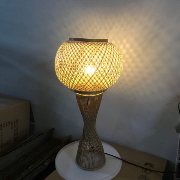 Traditional Vintage Rattan Weaving Cage Bamboo 1-Light Table Lamp For Bedroom