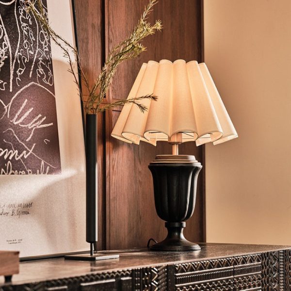 Traditional Vintage Fabric Flower Bouquet Shade Solid Wood 1-Light Table Lamp For Bedroom