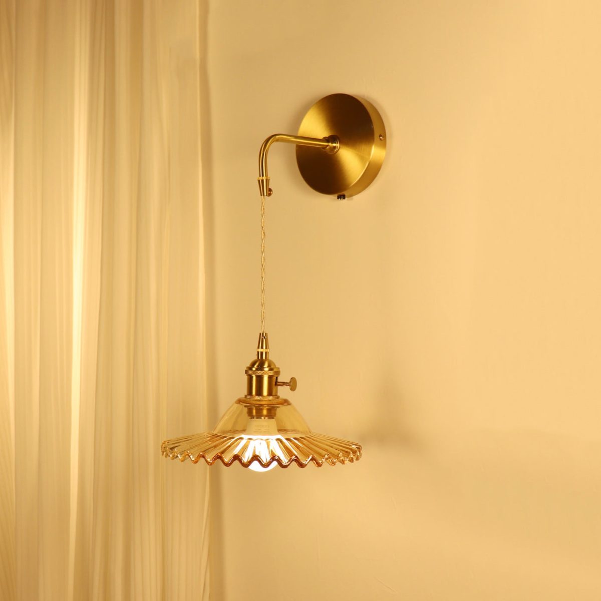 Contemporary Retro Rechargeable Brass Glass Scalloped Skirt 1-Light Wall Sconce Lamp For Bedside - Image 5