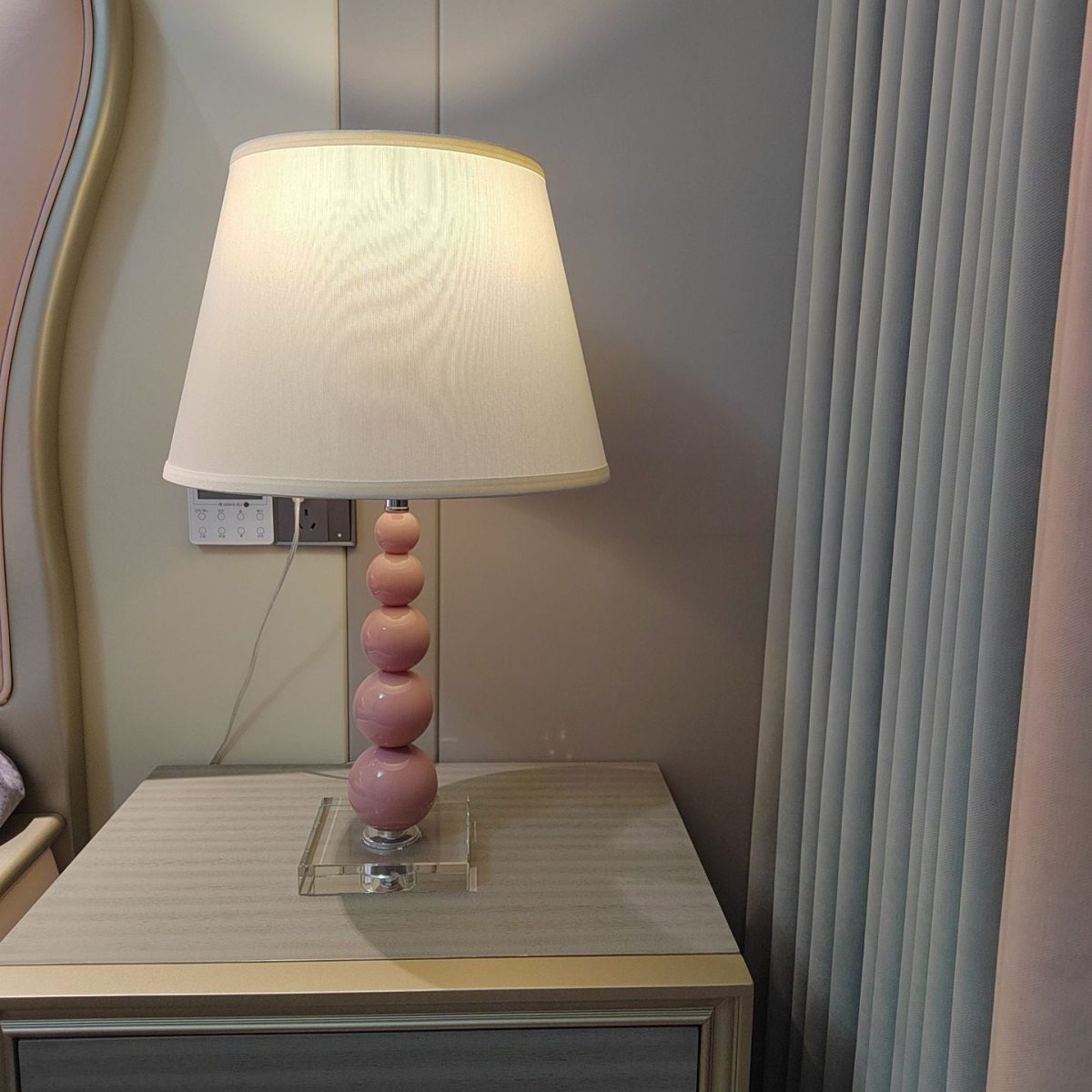 Modern Crystal Pink Beaded 1-Light Table Lamp - Image 11