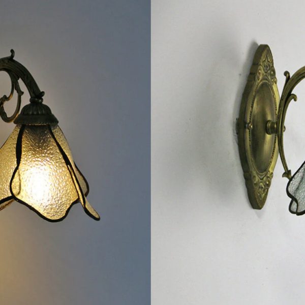 Vintage Tiffany Petals Stained Glass 1-Light Wall Sconce Lamp - Image 9