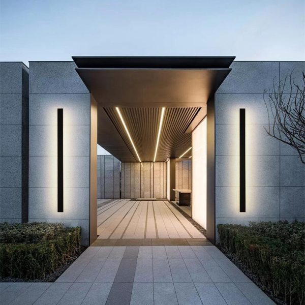 Black Long Strip Waterproof IP65 Outdoor LED Wall Sconce Light