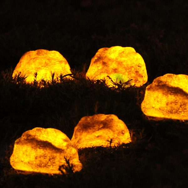Simulation Stone Shape Resin 4-Light Solar Outdoor Light - Image 2