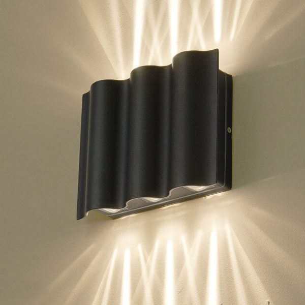 Modern Wave Aluminum Waterproof LED Outdoor Wall Sconce Lamp - Image 13