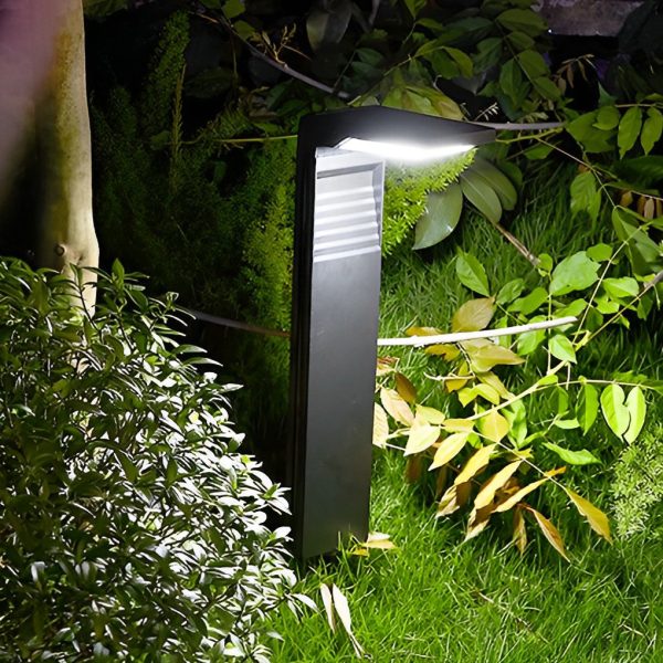 Eco-Friendly Smart LED Outdoor Lawn Lamp Solar Path Lighting with Auto On/Off
