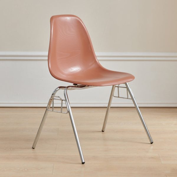 Modern Mid-Century Trapezoid Backrest Plastic Dining Chair With Iron Frame For Dining Room - Image 26