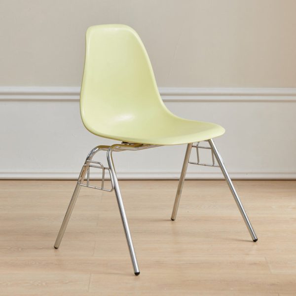 Modern Mid-Century Trapezoid Backrest Plastic Dining Chair With Iron Frame For Dining Room - Image 22