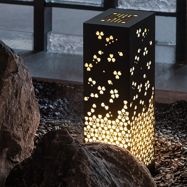Classic Hollow Carved Asian Style Garden Landscape Lighting Decorative Lamp - Image 4